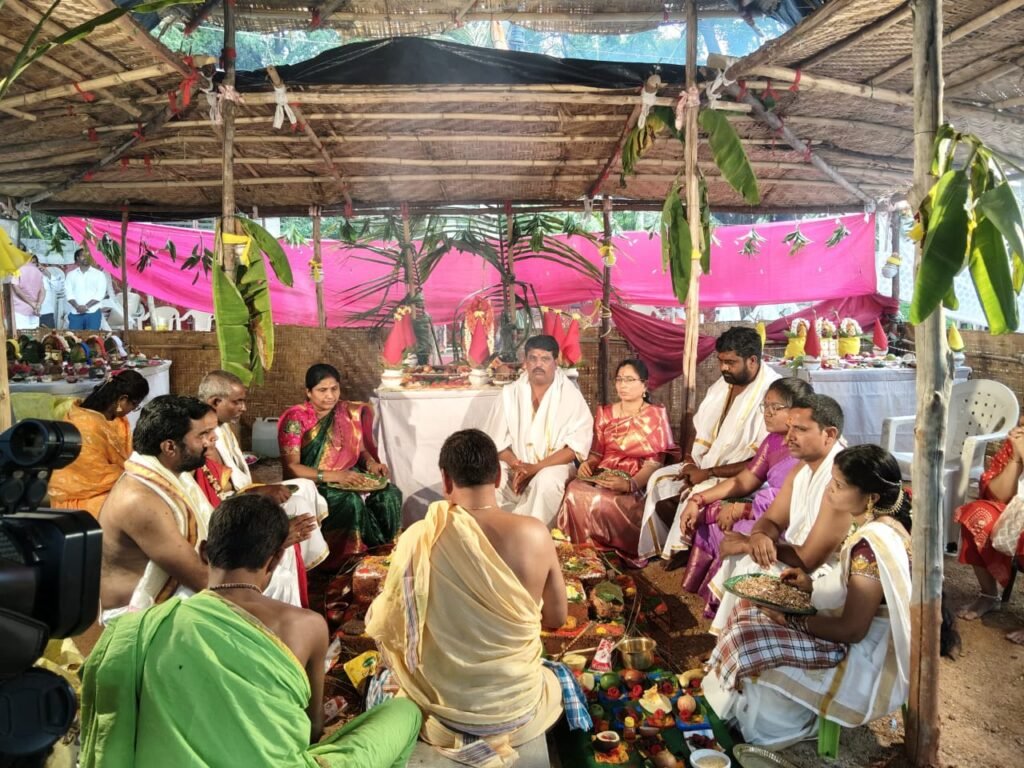భక్తిశ్రద్ధలతో చండీ హోమం