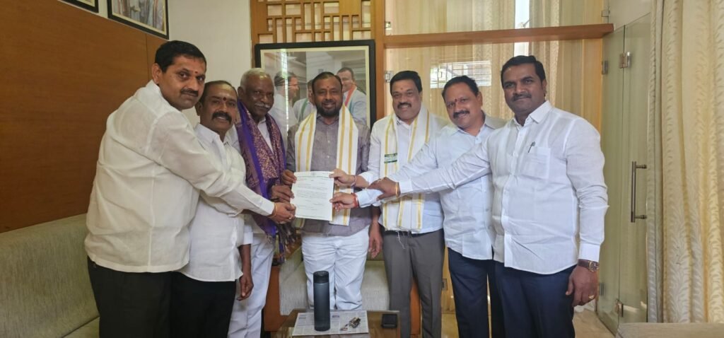 డీసీసీ ఉపాధ్యక్షుడిగా గోమారం బాల్‌రెడ్డి..! నియామక ఉత్తర్వులు అందజేసిన డీసీసీ అధ్యక్షుడు వజ్రేష్ యాదవ్