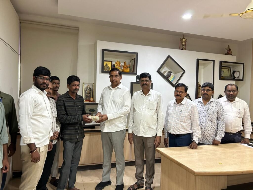 ఆపదలో విద్యార్థికి అండగా సీఎంఆర్.. ఉచిత వైద్యం, రూ.1.90 లక్షల ఆర్థిక సాయం