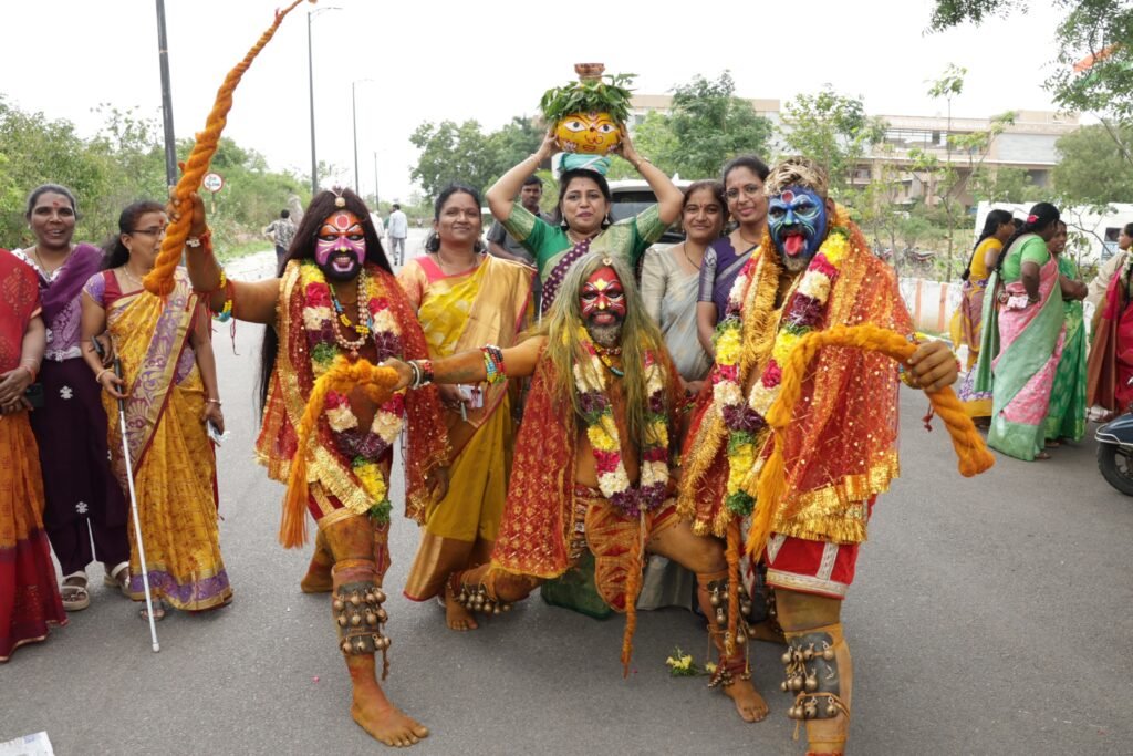 కలెక్టరేట్‌లో భక్తిశ్రద్ధలతో బోనాల వేడుకలు