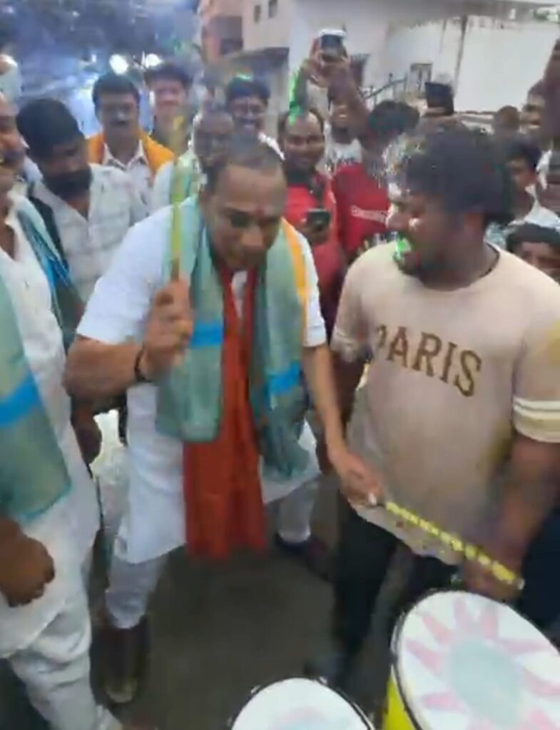 బోనాల పండుగలో మల్లారెడ్డి హల్చల్