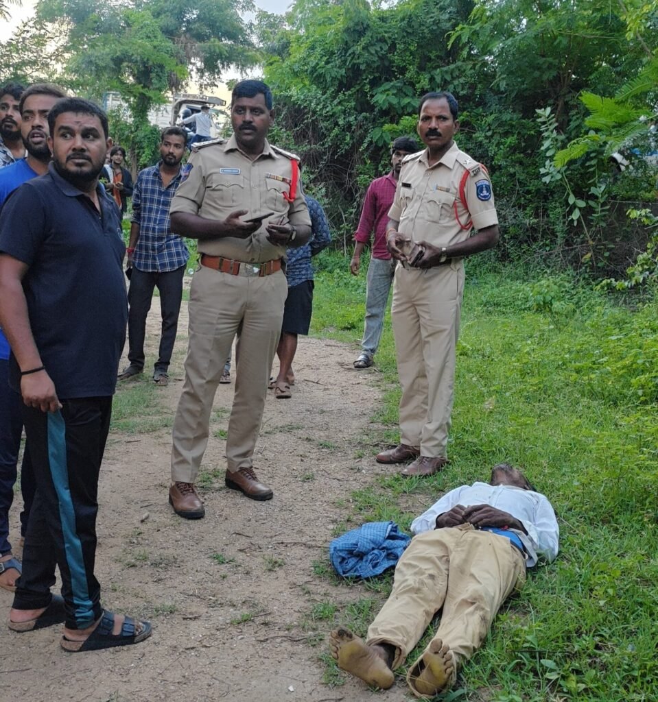 కుమార్తె మృతి.. తండ్రిని కుంగదీసిన విషాదం
