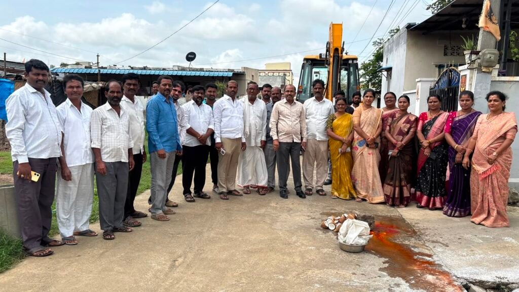 రూ.10 లక్షలతో డ్రైనేజీ పనులకు శంకుస్థాపన