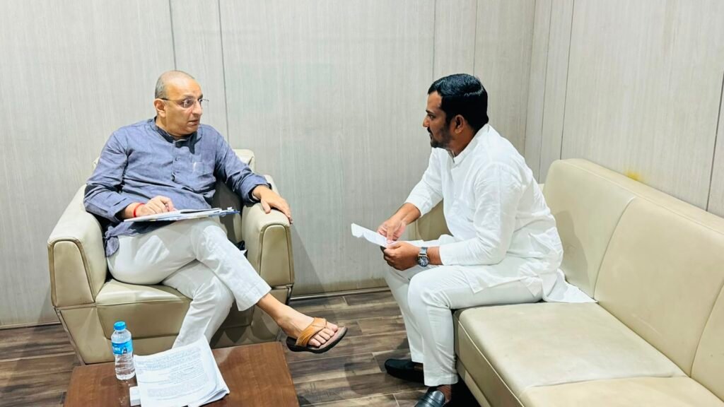 ఏఐసీసీ ఇన్‌చార్జి కార్యదర్శి సచిన్‌ సావంత్‌తో పీసరి మహిపాల్‌రెడ్డి భేటీ