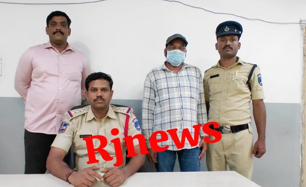 రాయదుర్గం భవనం కూలిన ఘటన – బిల్డర్ అరెస్ట్, కాంట్రాక్టర్ పరారీలో ఉన్నా పట్టుకున్న పోలీసులు