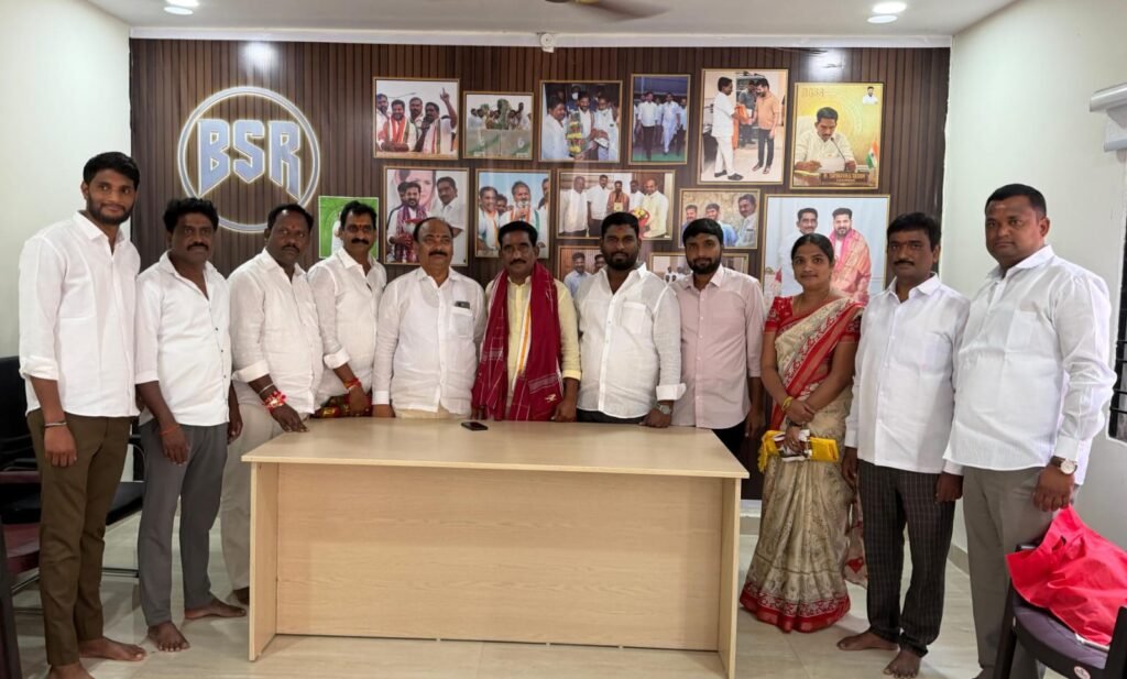 ఘనంగా జిల్లా గ్రంథాలయ చైర్మన్‌ జన్మదిన వేడుకలు