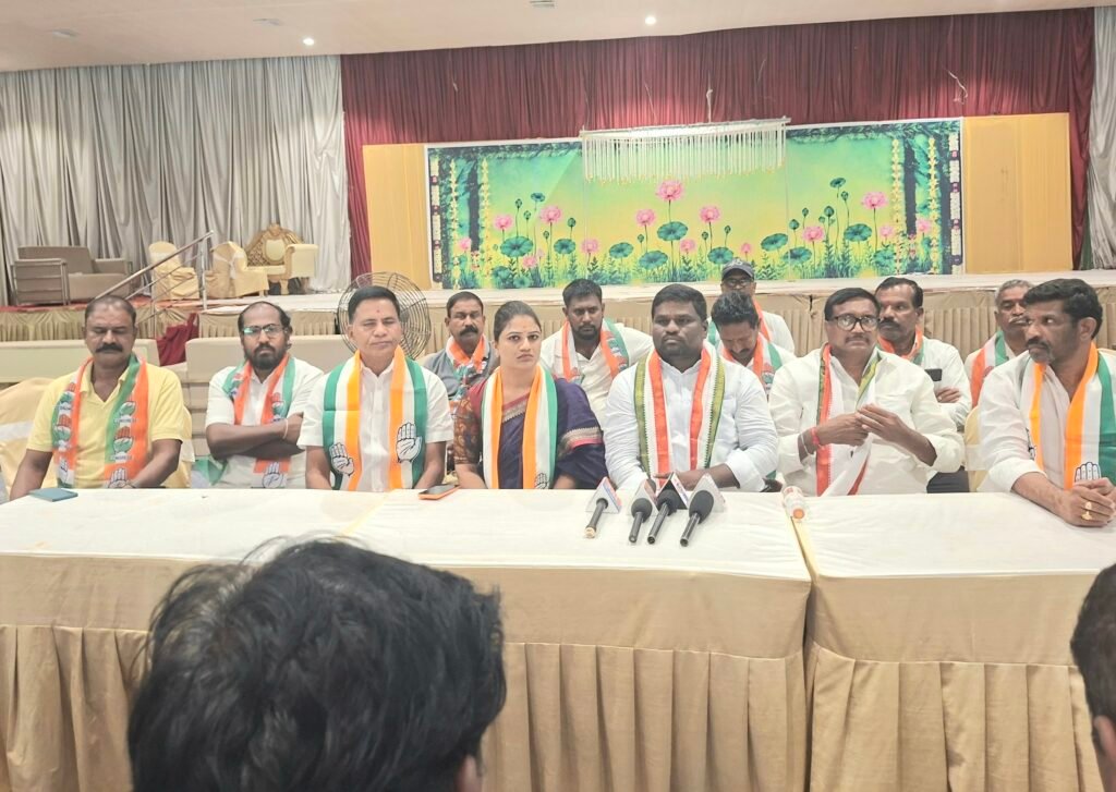 స్పీకర్‌పై అనుచిత వ్యాఖ్యలు.. కేసీఆర్ క్షమాపణ చెప్పాలి