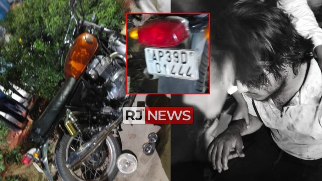 బైక్ డివైడర్ ను ఢీకొని యువకుడు మృతి