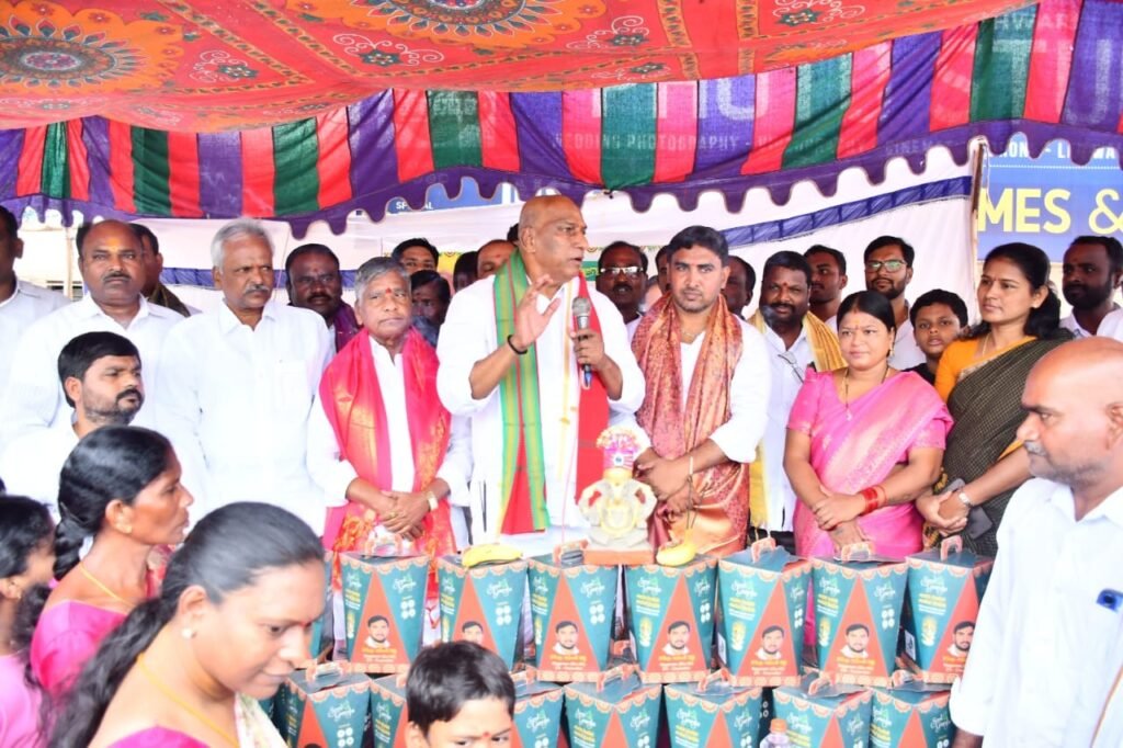 మట్టి గణపతులతో పర్యావరణ పరిరక్షణ :ఎమ్మెల్యే మల్లారెడ్డి
