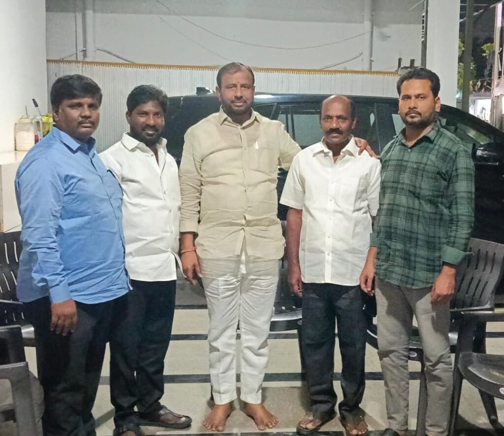 మేడ్చల్ జిల్లా కాంగ్రెస్ అధ్యక్షుడు వజ్రేష్ యాదవ్ తో మర్యాదపూర్వక భేటీ