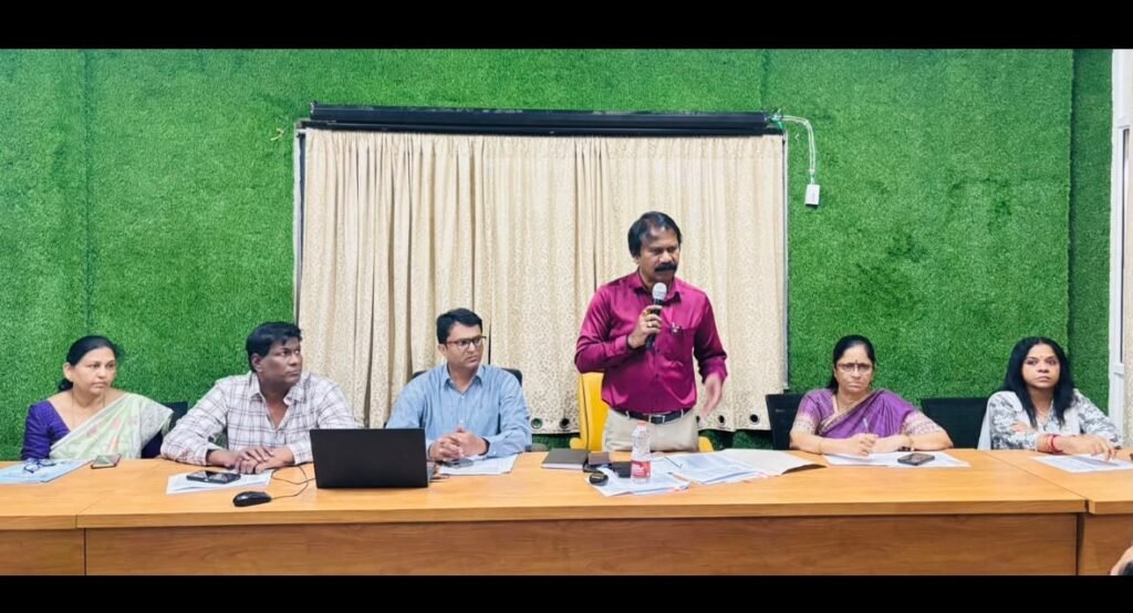 ప్రజలకు నాణ్యమైన వైద్య సేవలు అందించాలి..! విధుల్లో నిర్లక్ష్యం చేస్తే శాఖాపరమైన చర్యలు