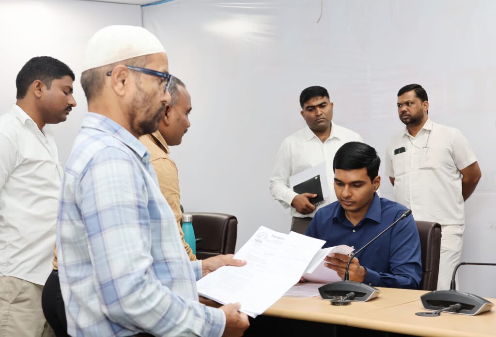 ప్రజావాణికి 111 అర్జీలు