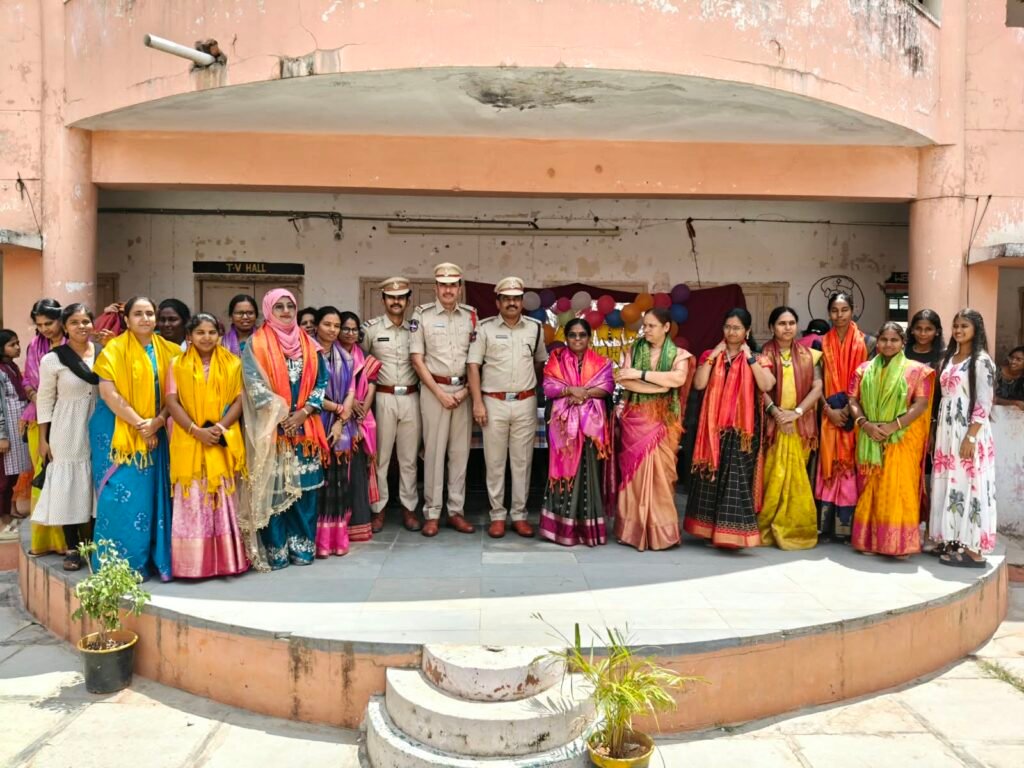 ఉపాధ్యాయులకు ఘన సన్మానం