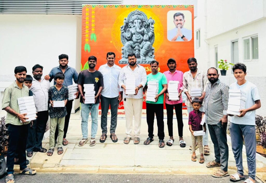146 గణేష్ మండపాలకు ఉచితంగా ఎల్‌ఈడీ లైట్లు