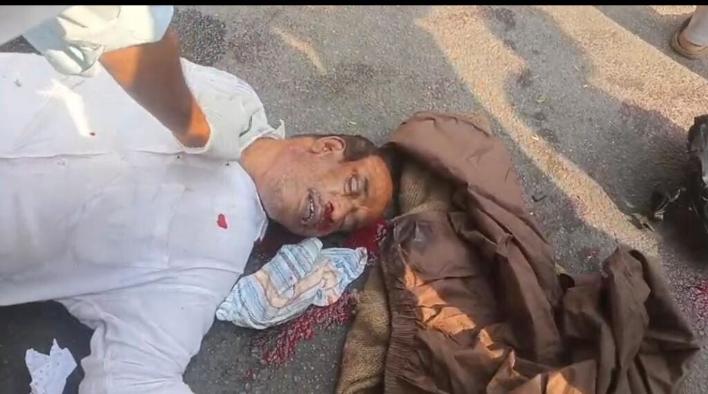 పైపుల లోడు పడి ద్విచక్రవాహనదారుడి మృతి